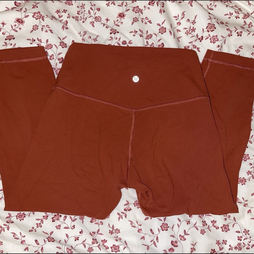 LULULEMON CROPPED ALIGN LEGGINGS